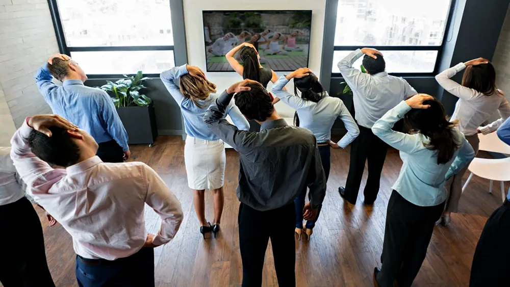 Alongamento em grupo, no trabalho, medidas de prevenção do absentismo