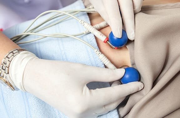 Realização de eletrocardiograma em Brasília na Nova Medicina e Segurança do Trabalho. Serviço rápido e confiável para monitorar a saúde cardíaca ocupacional.